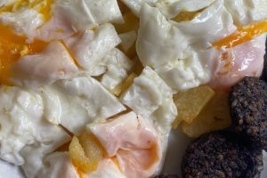 BOGA-HUEVOS-MORCILLA